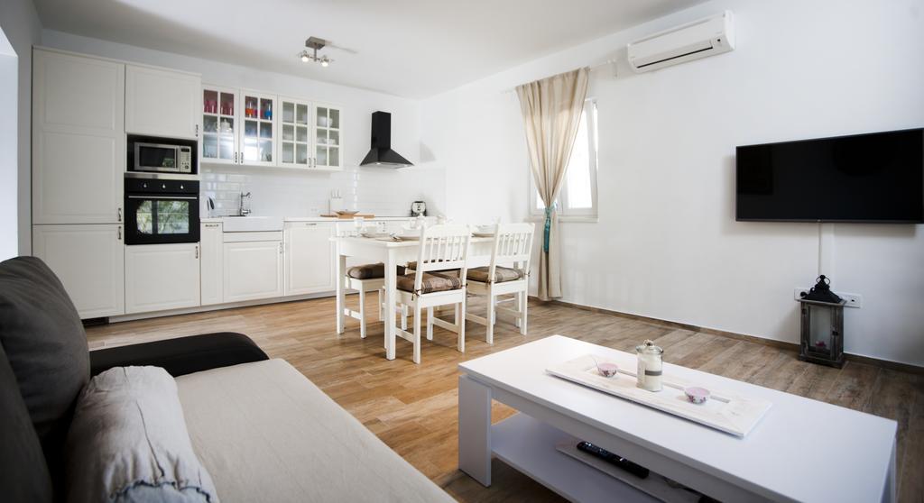 Apartments Villa Laguna With Pool Ražanj 객실 사진