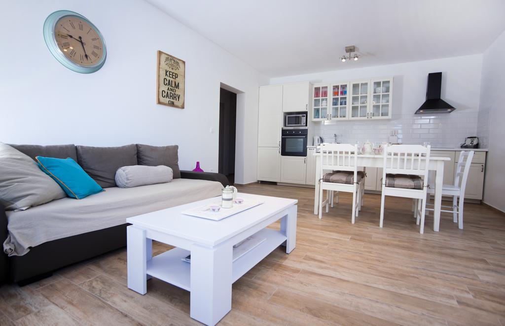 Apartments Villa Laguna With Pool Ražanj 객실 사진