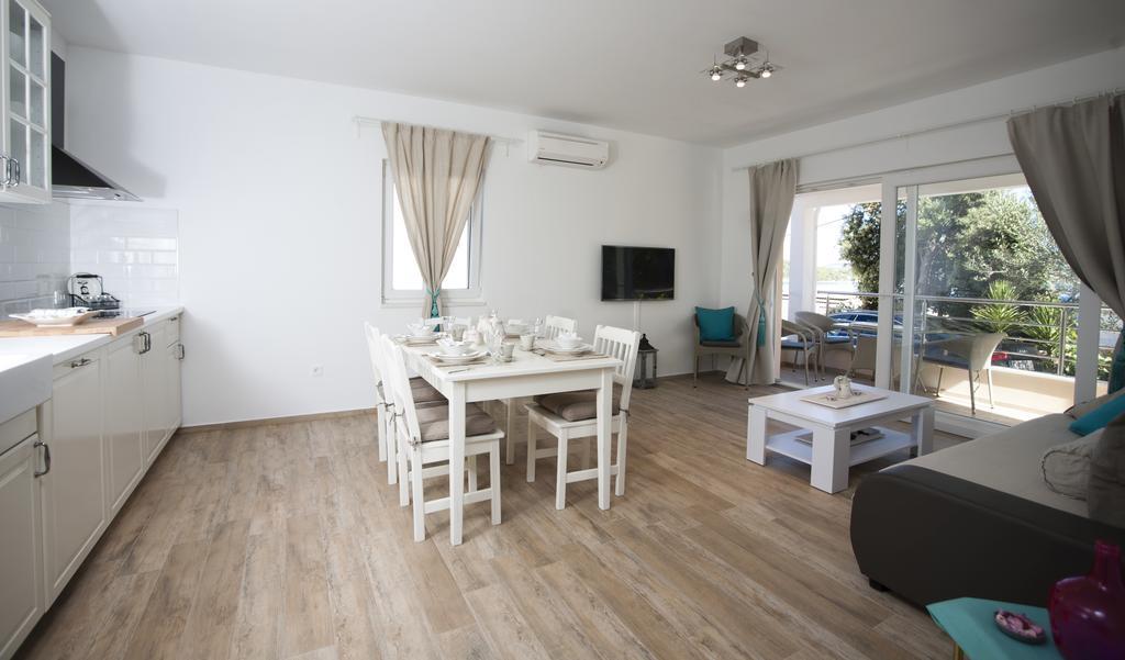 Apartments Villa Laguna With Pool Ražanj 객실 사진